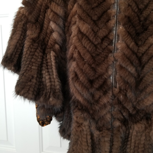 Belle Fare Knitted Mink Poncho Cape With Hood - Picture 5 of 13